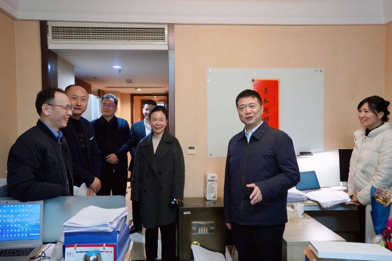 温暖启航，共赴新篇！—— 省尊龙凯时集团向导走访慰问干部职工